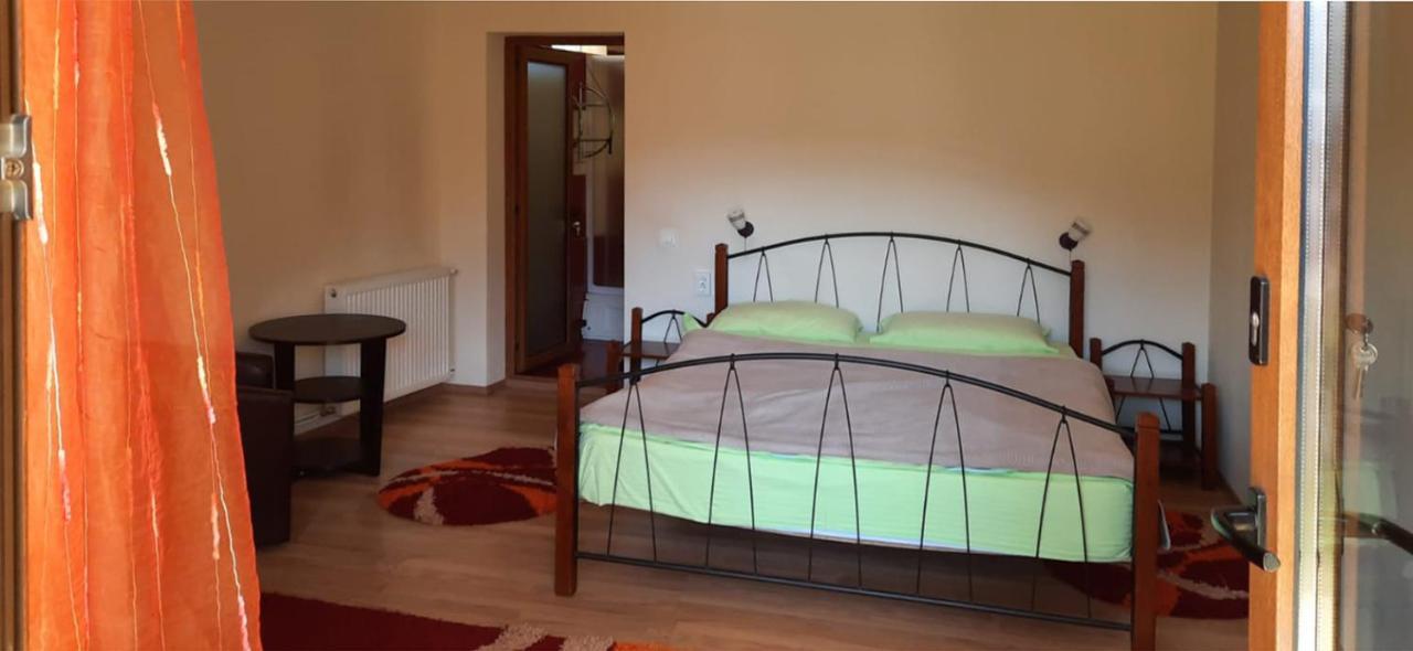 Bella Daria Hotel คุมปูลุง ภายนอก รูปภาพ